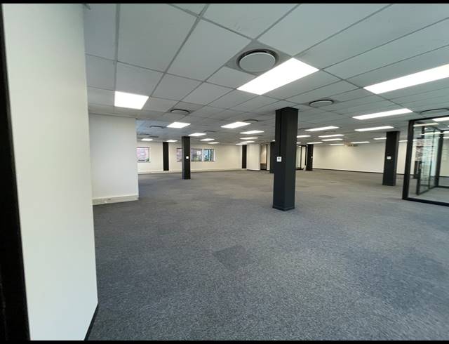 369M² OFFICE TO LET IN BRYANSTON